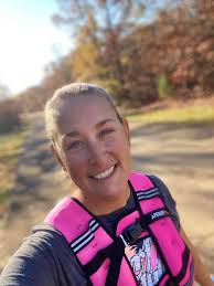 Ok friends…. Who wants to help support Haylee's volleyball team by being  part of her fanclub?!?! Get your name listed