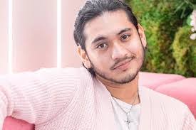 Geoffrey Abraham's Instagram, Twitter & Facebook