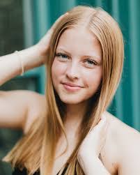 Courtney Doerr's Instagram, Twitter & Facebook