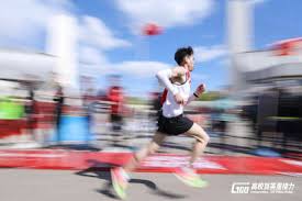 During their individual legs they have to carry a baton that must be passed. Our Students Get Good Grades In The 100 Meter Relay Race For College Students In 2019 è‹±æ–‡ç½'