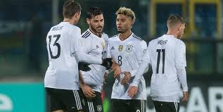 Sobald sich der fußballstar das trikot der deutschen fußballnationalmannschaft überstreift, scheint ihm beinahe alles zu gelingen. Serge Gnabry Und Sarah Kehrer Liebes Aus Express De