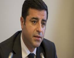 Yapılan haberler sonucunda demirtaş'ın tahliye edilip edilmeyeceği vatandaşlar tarafından merakla araştırılmaya başlandı. Selahattin Demirtas A 5 Ay Hapis Cezasi Istanbulgercegi Com
