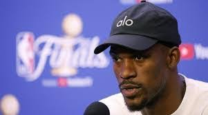 Denell Collins's Instagram, Twitter & Facebook