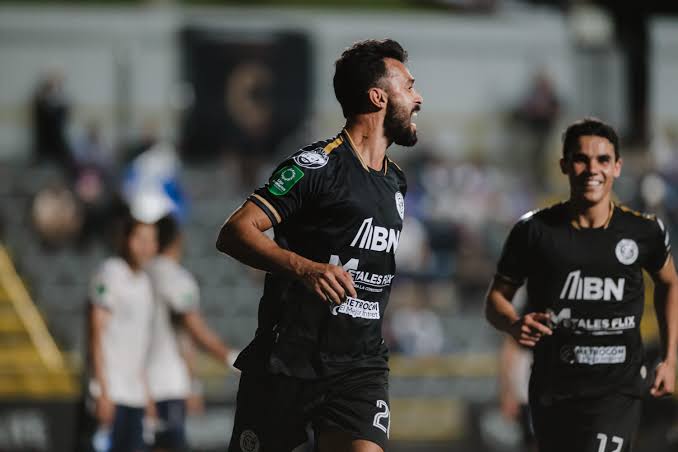 Giancarlo González renueva su ilusión en Sporting por la llegada de una  persona muy especial para él | La Teja