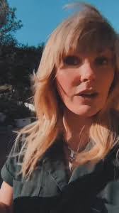 Deana Osborne's Instagram, Twitter & Facebook