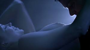 Her bölümde erotik sahneler mevcuttur. Sandra Mccoy Nude Hot Sex In Femme Fatales S2e4 Hd720p