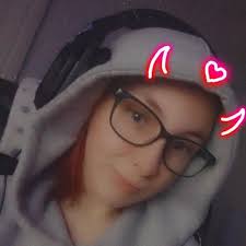 Fortnite streamer looking for gaming partners and stream viewers