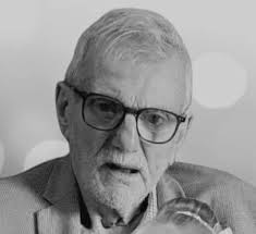 To all members my uncle Les hall passed away