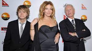 Plastic surgery, husband, net worth, wedding, children. Linda Kozlowski Opens Up About Divorce From Paul Hogan