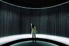 El arte digital, cuya aparición es admitida en los años 80, sin embargo, vio la luz mucho más antes, en los años 60, incluso desde los años además de un nuevo soporte que ofrece nuevas posibilidades creativas, el arte digital permite crear más interactividad posible con su público, mediante el universo. Luz Y Arte Como Forma De Expresion