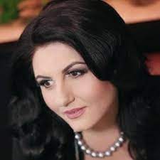 Sonet (sunt ani la mijloc) songtext. Stream Sunt Ani La Mijloc EnglezÄƒ By LenuÈ›a BurghilÄƒ Listen Online For Free On Soundcloud