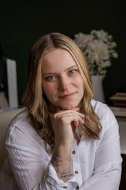 Erin Hoekstra's Instagram, Twitter & Facebook