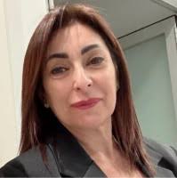 100+ profili “Nadia”