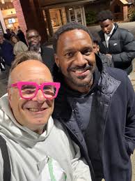 It was nice meeting this man in SEATTLE, WA from THE GOLDEN TRIANGLE! Lived  in Port Arthur, went to LINCOLN HIGH SCHOOL and SACRED HEART CATHOLIC  CHURCH!!!! #smallworld #60MIN4JESUS #missionaryofmercy