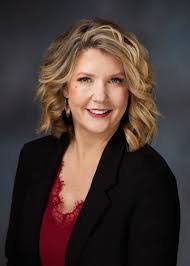 Tara Downs's Instagram, Twitter & Facebook