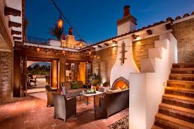 Archetypal with their relatively low heights (at the most, going up to two levels) and expansive plans, the buildings are accompanied by their huge compounds. Mexican Hacienda Style Homes Novocom Top