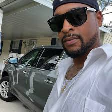 147.🗣️ Have you seen my new charm It's taller than Johnny Dang…Long Live  #YoungDolph🐬💙💎 #paperrouteempire #kennymuney #youngdolph #johnnydang  #custompendant #fyp .mp4