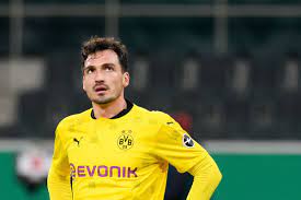 Hummels and muller are both resting knee injuries, while gundogan took a blow to the calf. Off The Crossbar Cologne Alone Borussia Dortmund S Mats Hummels Gone And Forgotten Bavarian Football Works