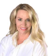 Theresa Mattern's Instagram, Twitter & Facebook