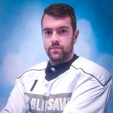 Hi together Me and my wife are planning a safari for april 2025. Our travel  agent offered us 6 nights in hwange and 3 nights in mana pools. But i read  many