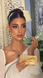 سارة و بدرية الأميري للمكياج🎗‎ (@banat_alameeri_mua) • Instagram photos  and videos