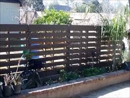 Pin By Elizabeth Wilkinson On Crafting Pallet Fence Fence Construction Pallet Garden