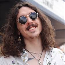 Sammy Wells's Instagram, Twitter & Facebook