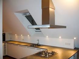 Weisse Kuche Gaskochfeld Gaggenau Dachschrage Granit Abtropfrillen Kuche Dachschrage Kuche Dachschrage Ideen Beleuchtung Dachschrage