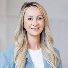 Kerri Freeman's Instagram, Twitter & Facebook