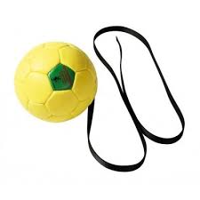 Matchbollar ska enligt fifas regler vara luftfyllda och sfäriska till formen med en omkrets på 68 till 70 cm, en vikt på 410 till 450 gram. Klin Fotboll Med Snore Bollar Hundleksaker Dogz Se