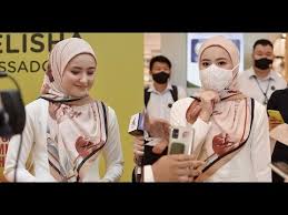 Hannah atau nama sebenarnya hannah adlina blackburne birch berkata, dia bersyukur keputusannya itu mendapat reaksi positif yang luar biasa dan meminta doa semua supaya dirinya terus istiqamah. Pakai Tudung Tutup Dada Hannah Delisha Raih Pujian Netizen Youtube