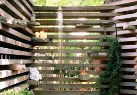 Sichtschutz Fur Gartendusche 35 Tolle Beispiele Gartendusche Dusche Garten