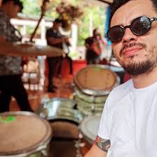 Hoy queremos felicitar al encargado de las percusiones de Los Morales  Norteño Banda nos referimos a nuestro amigo y compañero Fredo Gonzalez  Cisneros esperamos que se la aya pasado muy bien en