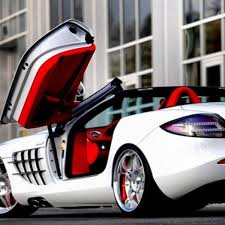 Mercedes Benz Slr Mclaren Roadster White With A Cherry Red Interior Gorgeous Price 495 000 Inr 2 37 60 000 The Voitures De Luxe Voiture Voiture De Sport