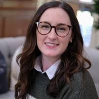 Lisa Deady's Instagram, Twitter & Facebook