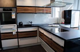 Modern and very well equipped kitchen, dining area, small raclette vom holzofen mit 3 käsesorten, kartoffeln und gewürzen im tipi. Kuchen Aus Stendal In Allen Stilrichtungen