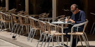 Attention, pour bénéficier de vos pensions de retraite en espagne, il faudra remplir un certificat de vie une fois par an pour prouver à votre caisse de retraite que vous. Espagne Le Bilan Des Deces Revu En Hausse A 28 300 Sans Les Maisons De Retraite