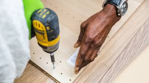 In der aufbauanleitung vom ikea pax ist die linke schiebetüren immer die, die auf der vorderen schiene läuft. Ikea Pax Schrank Aufbauen So Geht S Focus De