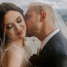 Lexie Taylor Beauty telah menambah...