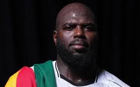 Marlon Sandro conquista nocaute no Shooto em retorno ao Brasil