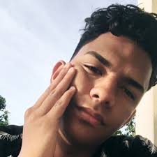 Max Daniel Boz (@maxboz17)