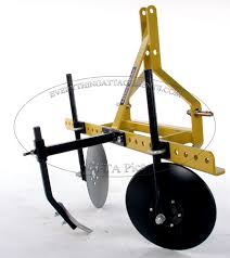 Just pull the tool through cultivated soil and the steel spades will do the work for you. Tractor 3 Point Hitch Garden Bedder 48 Gb50 Single Row Hiller
