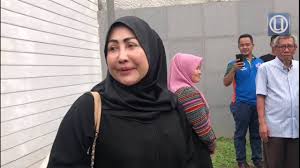 Seorang anak yang memaksa ibu tirinya wikwik. Mahathir A L Iskandar Kutty