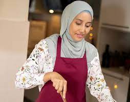 Resepi asam pedas ikan tenggiri istimewa pilihan che nom dan semestinya salah satu lauk kegemaran kami sekeluarga. Malaysian Engineer Turned Food Vlogger Che Nom Hits One Million Subscribers On Youtube Video The Stringer