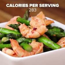 Nutrition Chimp On Instagram Shrimp And Asparagus Stir Fry Is Under 300 Calories Via Buzzfe Low Calorie Recipes Asparagus Stir Fry Shrimp And Asparagus