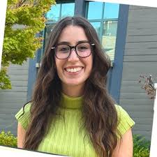 Emily Ticknor's Instagram, Twitter & Facebook