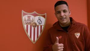 Su compatriota paulo henrique chagas. Arana I Know Sevilla Are A Very Aggressive Side Sevilla F C