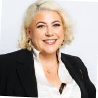 Ursula Pearce's Instagram, Twitter & Facebook