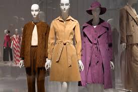 Roy halston frowick, from new york, was iconic designer to the stars in 70s rose to fame after designing hat for jacqueline kennedy for inauguration in 1961 thanks to his success in fashion world. Review Of Yves Saint Laurent Halston Fashioning The 70s At The Museum At Fit Wsj