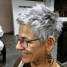 Our curated list of 60 hairstyles for women over 50 with glasses offers impressive options that suit your glass frame. 13 Best Hairstyles For Women Over 50 With Glasses
